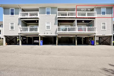 612 W Brown St #H, Southport, NC 28461