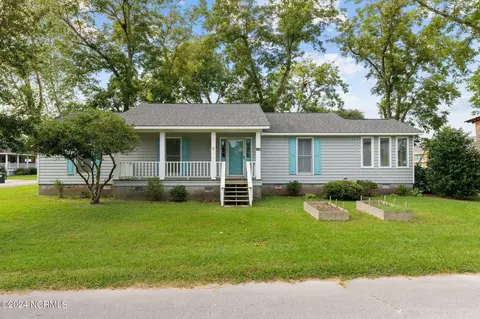 209 King St, Oriental, NC 28571