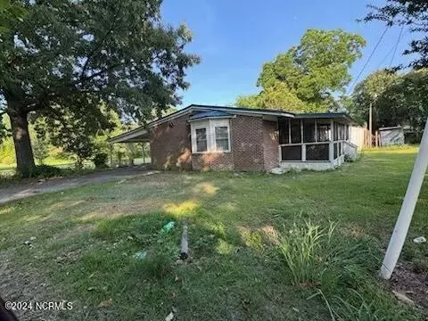 215 Leggetts Ln, Williamston, NC 27892