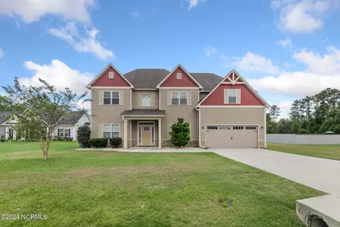 169 Peytons Ridge Dr, Hubert, NC 28539