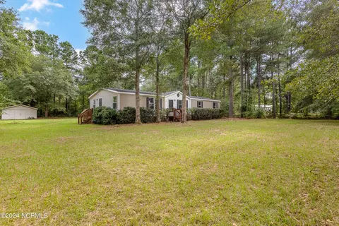 461 Luther Banks Rd, Richlands, NC 28574