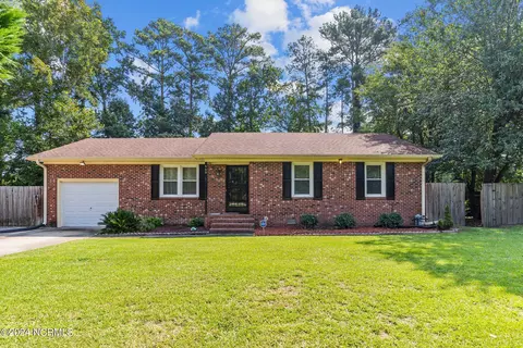 668 Circle Dr, Greenville, NC 27858