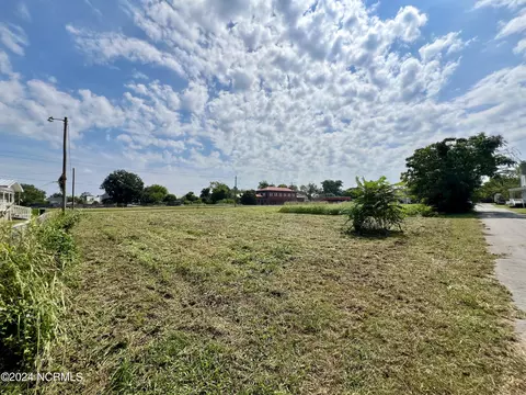 429 Pasteur St, New Bern, NC 28560