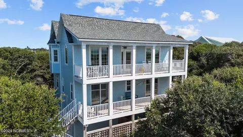 104 Doe Dr, Emerald Isle, NC 28594
