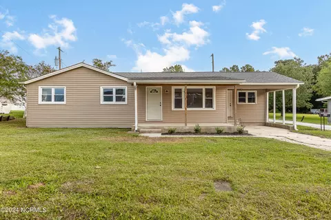 633 Haws Run Rd, Jacksonville, NC 28540