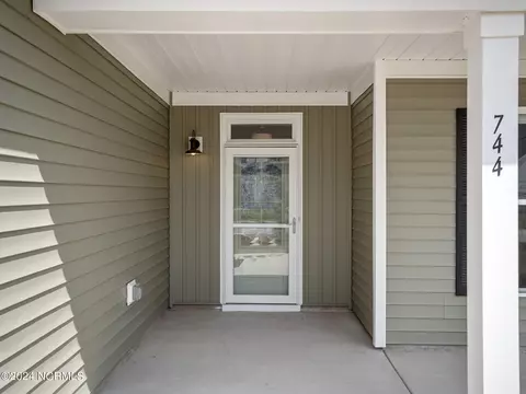 744 Aria Ln, Hubert, NC 28539 photo 5