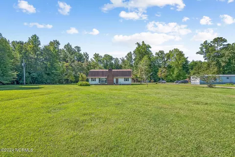 2756 Possum Track Rd, Chocowinity, NC 27817