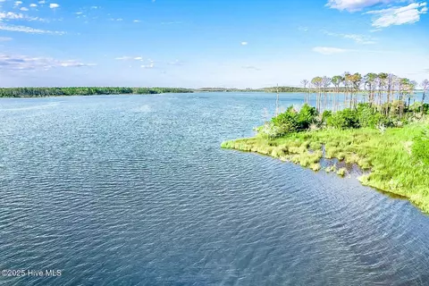 470 Ballast Pt, Oriental, NC 28571