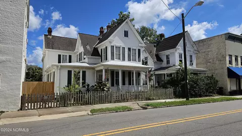 112 S Road St, Elizabeth City, NC 27909