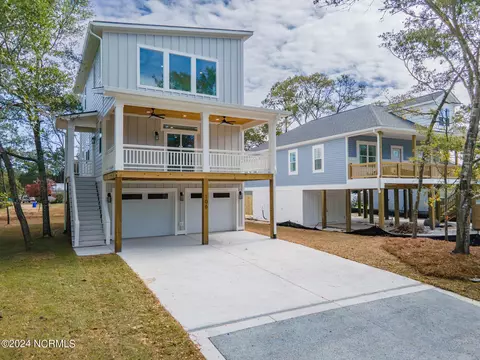 106 NW 22nd St, Oak Island, NC 28465