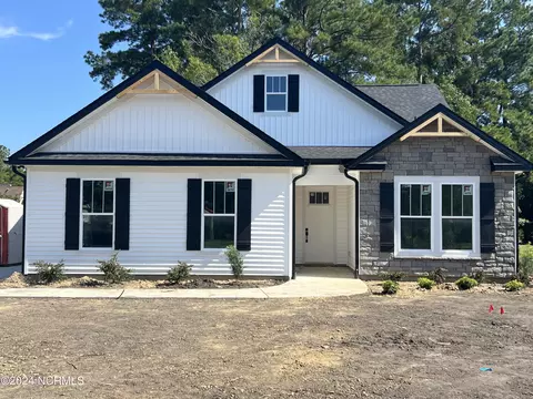 1430 Pennington Dr NW, Calabash, NC 28467