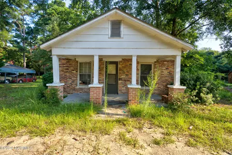 618 E Duncan St, Laurinburg, NC 28352