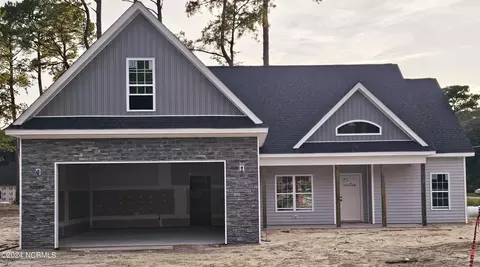 1506 Cricket Dr, Greenville, NC 27834