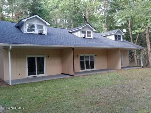 487 N Country Club Dr #E3, Cullowhee, NC 28723