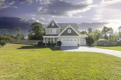 21 Angel Oaks Ct, Hampstead, NC 28443