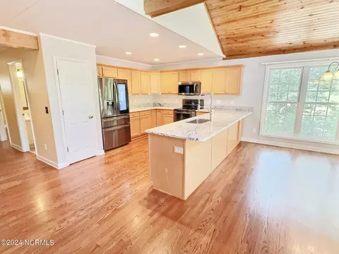103 Juniper Ct, West End, NC 27376 photo 5