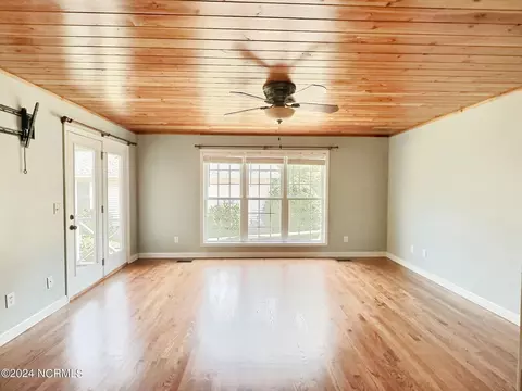 103 Juniper Ct, West End, NC 27376 photo 8