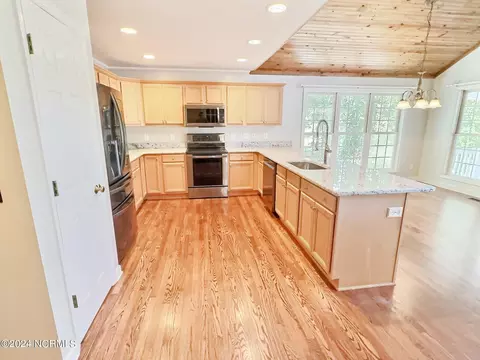 103 Juniper Ct, West End, NC 27376 photo 4