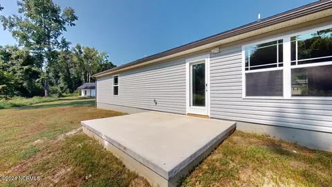 102 Second Base Ct, Kenly, NC 27542 photo 2