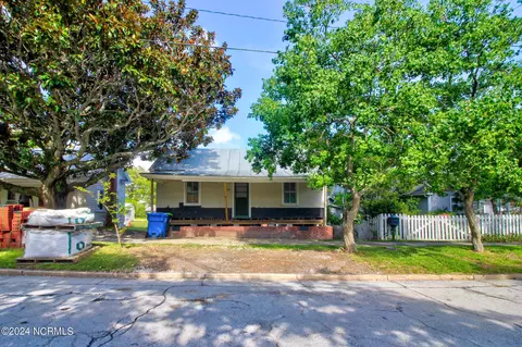 207 S 12th St, Morehead City, NC 28557