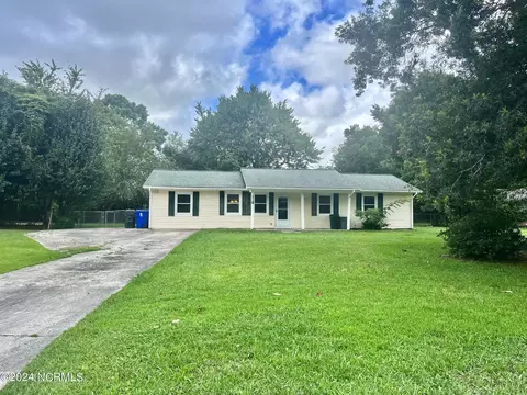 118 Palmetta Dr, Newport, NC 28570