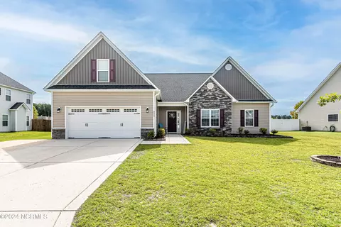 408 Durham Station Dr, Jacksonville, NC 28546