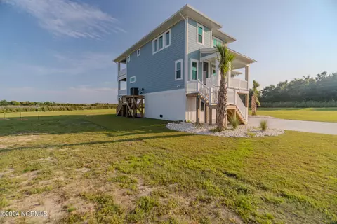 Exterior - 302 Nicholas Way, Hubert, NC 28539 photo 1 of 9