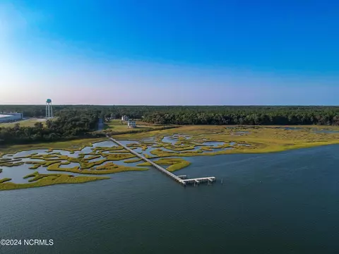 View/Area - 302 Nicholas Way, Hubert, NC 28539 photo 8 of 21