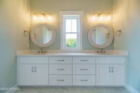 Bath - 302 Nicholas Way, Hubert, NC 28539 photo 6 of 10