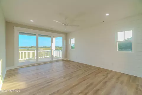 Living - 302 Nicholas Way, Hubert, NC 28539 photo 1 of 4