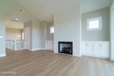 Living - 302 Nicholas Way, Hubert, NC 28539 photo 4 of 4