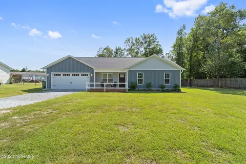 137 Bumps Creek Rd, Sneads Ferry, NC 28460