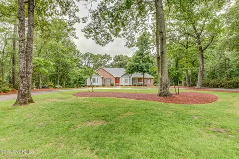 12321 Ingleside Dr, Laurinburg, NC 28352