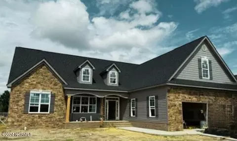 500 Southbridge Ct, Winterville, NC 28590