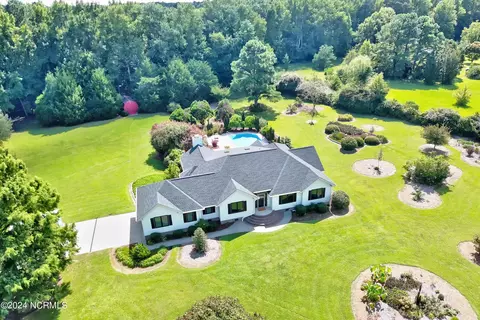 110 Big Bend Dr, Moyock, NC 27958