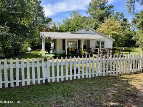 200 Daniels St, Hamlet, NC 28345