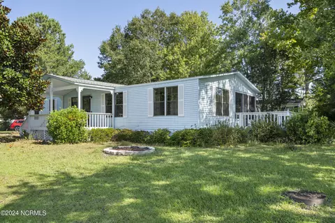 813 Jetty Ct, Hampstead, NC 28443