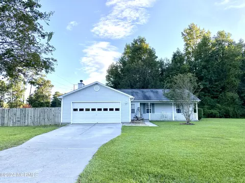 401 Blue Swan Ct, Jacksonville, NC 28540