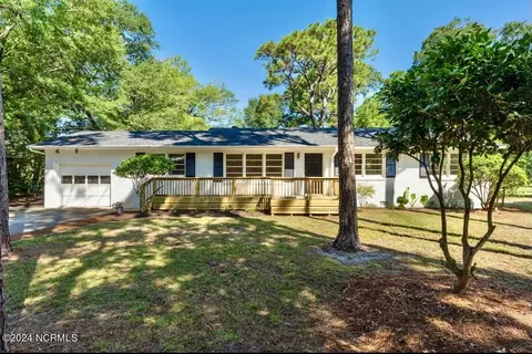 562 Long Leaf Acres Dr, Wilmington, NC 28405