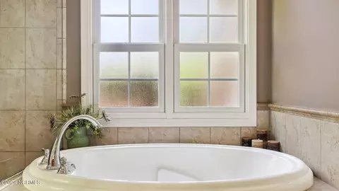 Bath - 35 Pomeroy Dr, Pinehurst, NC 28374 photo 2 of 5
