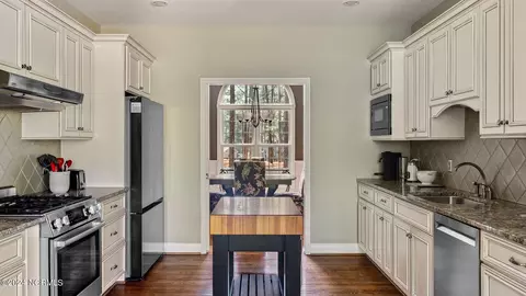 Kitchen - 35 Pomeroy Dr, Pinehurst, NC 28374 photo 2 of 4