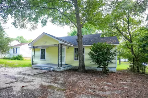 680 Mill Rd, Hamlet, NC 28345