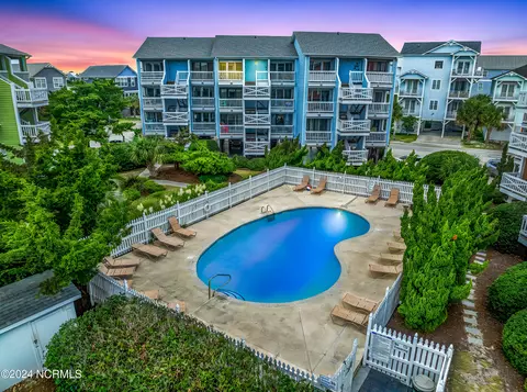101 Sea Oats Ln #D34, Carolina Beach, NC 28428