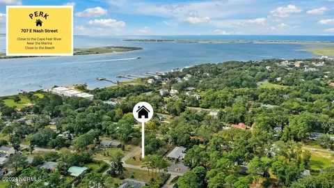 707 E Nash St, Southport, NC 28461