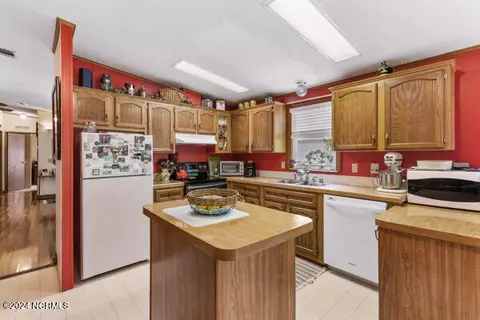513 Pirate Ct, Hampstead, NC 28443 photo 21