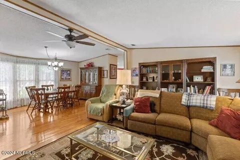 513 Pirate Ct, Hampstead, NC 28443 photo 17