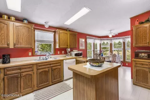 513 Pirate Ct, Hampstead, NC 28443 photo 20