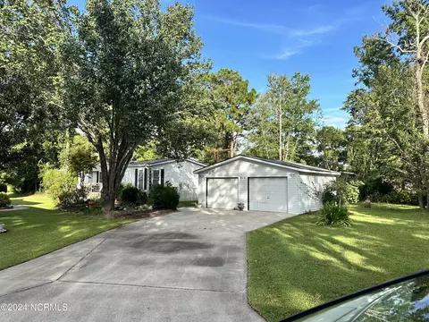 513 Pirate Ct, Hampstead, NC 28443