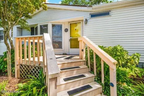 513 Pirate Ct, Hampstead, NC 28443 photo 12