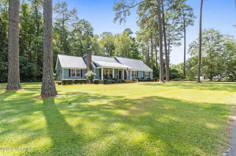 106 Sandwall Dr, Tabor City, NC 28463